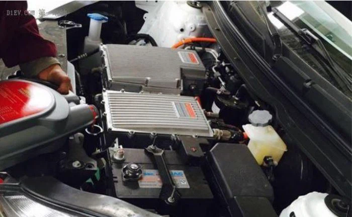 electric vehicle liquid cooling